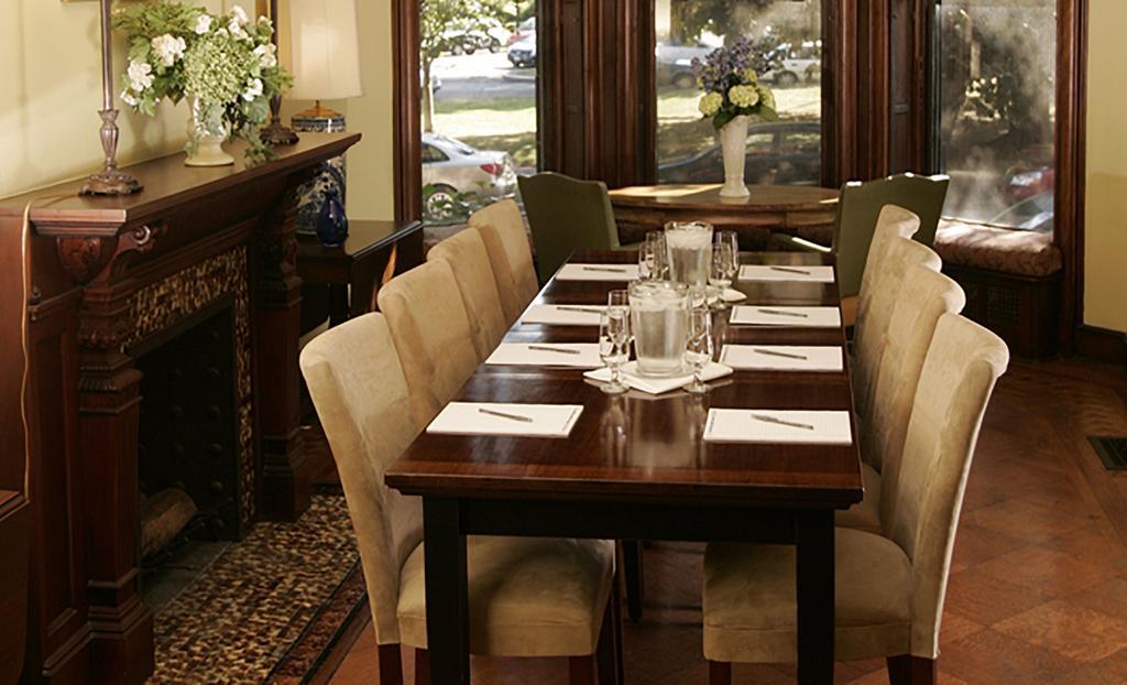 Morgan State House Inn Олбани Екстериор снимка