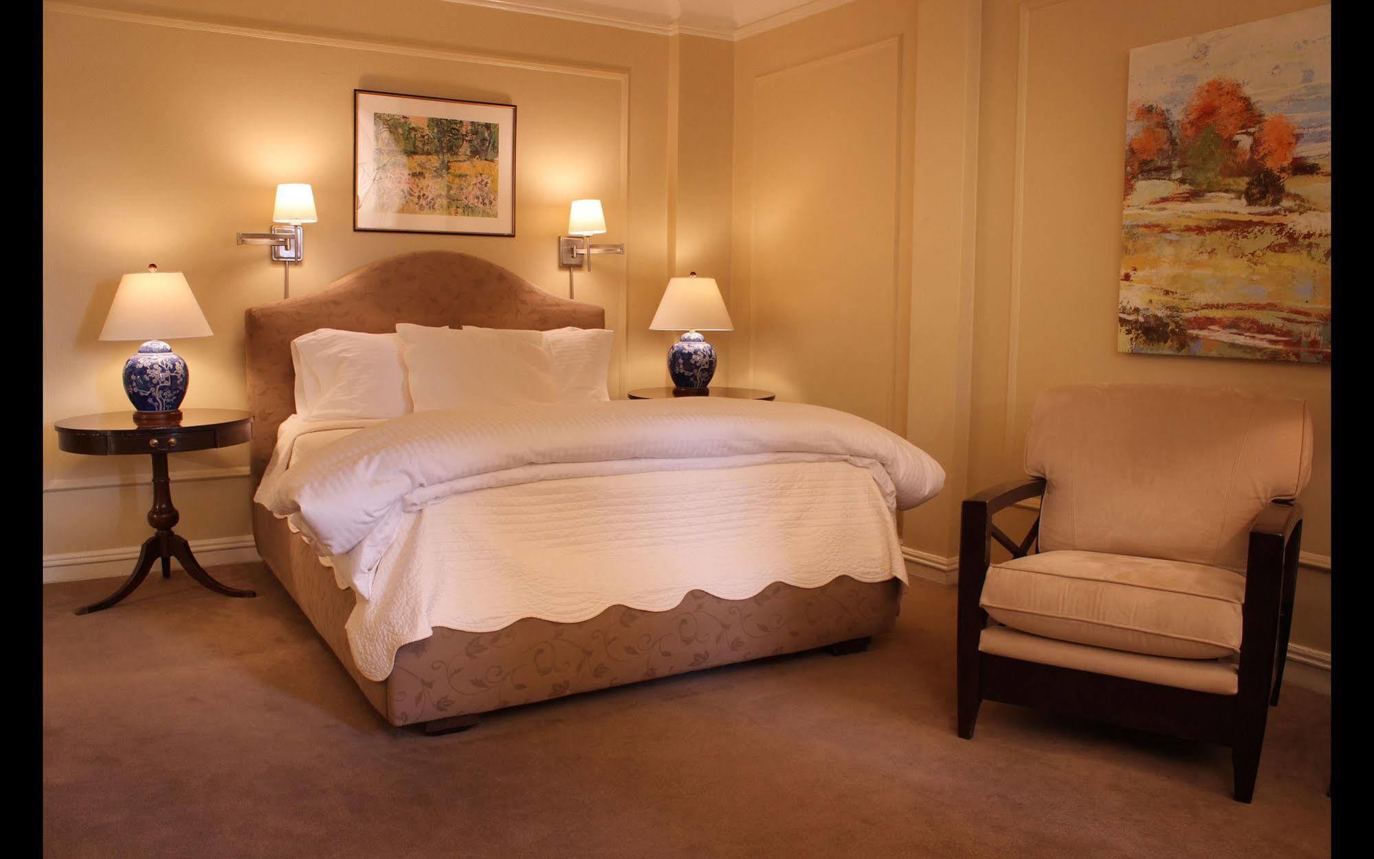 Morgan State House Inn Олбани Екстериор снимка